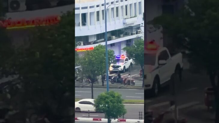 ベトナム・ホーチミン市 パトカー緊急出動の瞬間 Vietnam Ho Chi Minh City Police Car Emergency Response