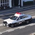 パトカー　緊急走行