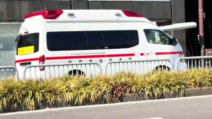 岐阜市消防本部岐阜中消防署　パラメディック救急車　緊急走行