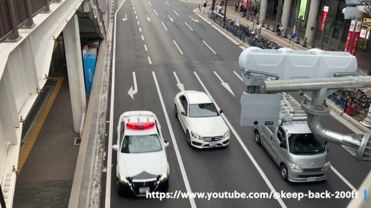 大阪府警察　パトカー（緊急走行）