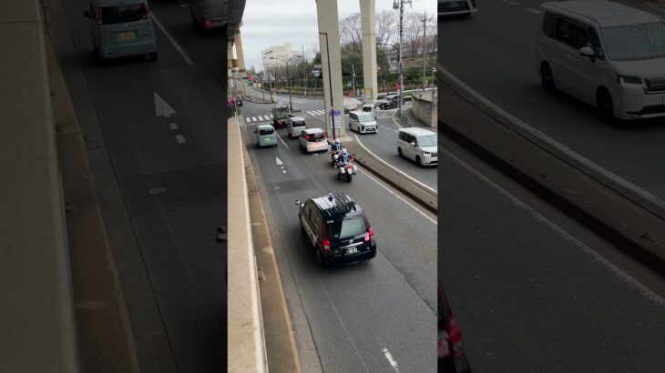 警視庁第4方面交通機動隊白バイ緊急走行(CB1300P)