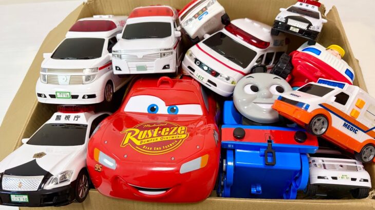 救急車のミニカー走る。坂道緊急走行テスト。サウンド鳴るよ☆Ambulance mini car run. Slope emergency driving test! There is a siren.