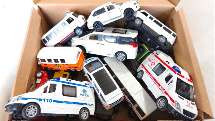 救急車のミニカー走る☆緊急走行テスト☆坂道走る｜ Ambulance miniature car runs! Emergency driving test