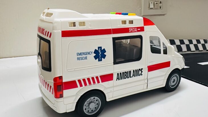 救急車のミニカー走る☆緊急走行テスト☆坂道走る｜ Ambulance miniature car runs! Emergensy driving test