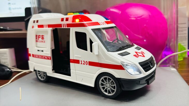 救急車のミニカー走る☆緊急走行テスト☆坂道走る｜ Ambulance miniature car runs! Emergensy driving test