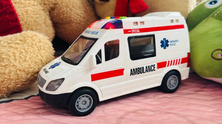 救急車のミニカー走る☆緊急走行テスト☆坂道走る｜ Ambulance miniature car runs! Emergensy driving test