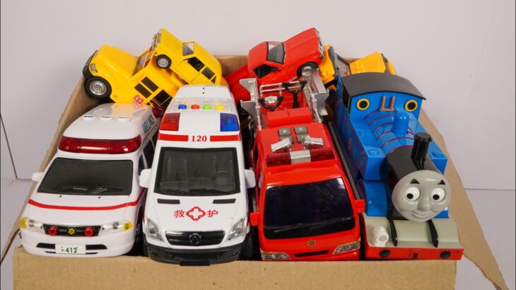 救急車のミニカー走る☆緊急走行テスト☆坂道走る｜ Ambulance miniature car runs! Emergensy driving test