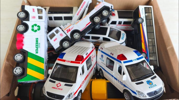 救急車のミニカー走る☆緊急走行テスト☆坂道走る｜ Ambulance miniature car runs! Emergensy driving test