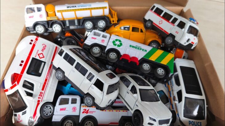 救急車のミニカー走る☆緊急走行テスト☆坂道走る｜ Ambulance miniature car runs! Emergensy driving test