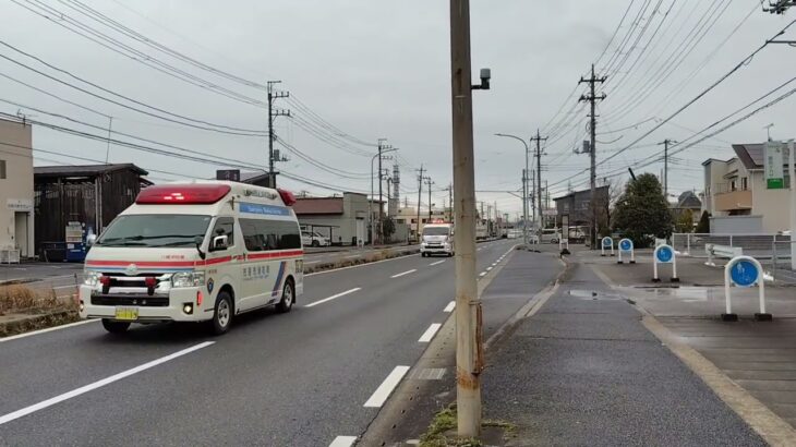市原市消防局の救急車と千葉DMATの緊急走行