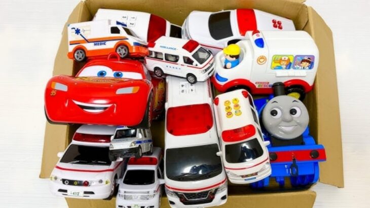 救急車のミニカーが走る! 緊急車両 坂道 サイレン音☆Miniature ambulance car running! Emergency vehicle hill siren sound