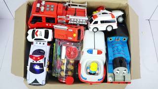 救急車のミニカーが走る! 緊急車両 坂道 サイレン音☆Miniature ambulance car running! Emergency vehicle hill siren sound