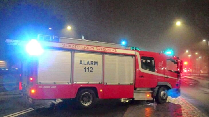 NEW CLIPS fire & rescue combivideo brandbil og ambulance i udrykning feuerwehr einsatzfahrt 緊急走行 消防車