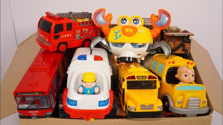 サイレン全開！バスと救急車ミニカーが坂道を爆走！緊急走行テスト☆ | 🚨Siren On! Bus & Ambulance Toy Cars Race Down the Slope