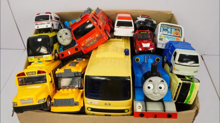 サイレン全開！バスと救急車ミニカーが坂道を爆走！緊急走行テスト☆ | 🚨Siren On! Bus & Thomas Train Toy Cars Race Down the Slope