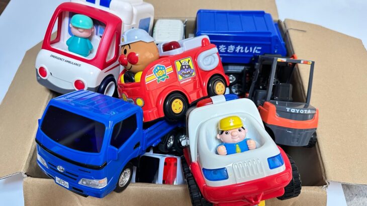 どれが一番速い？🚑🚒🚛 救急車・消防車・トラックの坂道スピード対決！｜Which is fastest? Ambulance vs Fire Truck vs Truck Downhill Race!