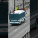 🚨護送車❓🚨警察車両が格好いい🚨赤色灯🚨大阪府警🚨 #護送車 #大阪府警 #警察車両 #shorts #shortvideo