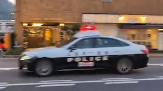 パトカー　緊急走行