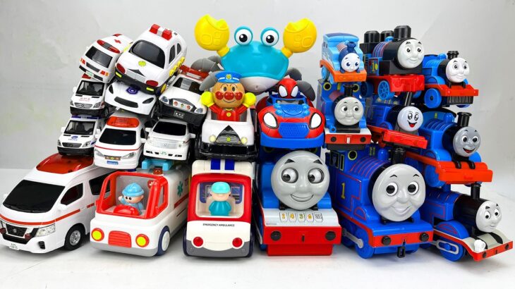 救急車とトーマスのミニカーが走る！緊急走行テスト☆坂道ドライブ｜Ambulance & Thomas Miniature Toy Cars Run! Emergency Driving Test