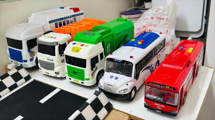 救急車のミニカー走る☆緊急走行テスト☆坂道走る｜ Ambulance miniature car runs! Emergensy driving test