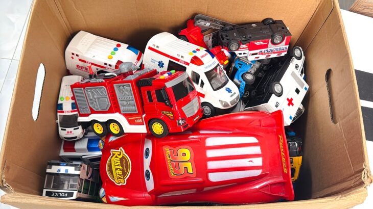 救急車のミニカー走る☆緊急走行テスト☆坂道走る｜ Ambulance miniature car runs! Emergensy driving test