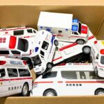 救急車のミニカー走る☆緊急走行テスト☆坂道走る｜ Ambulance miniature car runs! Emergensy driving test