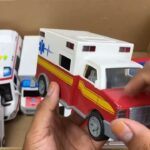 救急車のミニカー走る☆緊急走行テスト☆坂道走る｜ Ambulance miniature car runs! Emergensy driving test