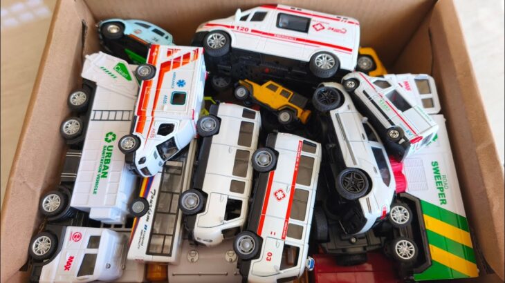 救急車のミニカー走る☆緊急走行テスト☆坂道走る｜ Ambulance miniature car runs! Emergensy driving test