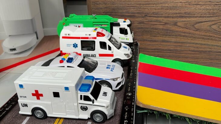 救急車のミニカーが走ります。サイレンありで坂道走行☆緊急走行｜Ambulance minicar runs in an emergency with sirens!