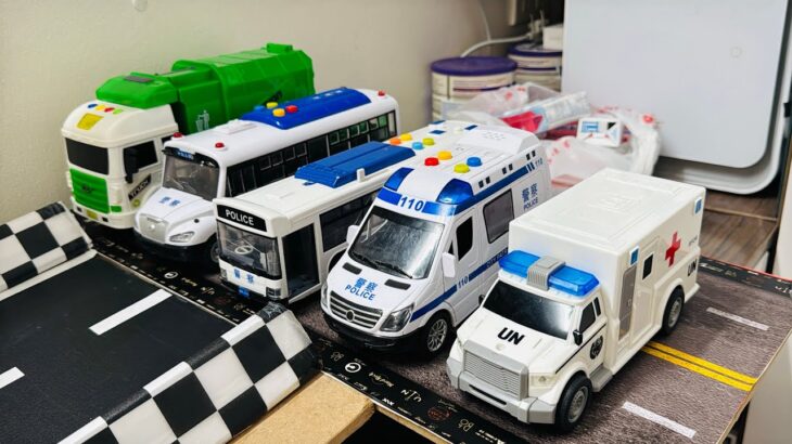 救急車のミニカーが走ります。サイレンありで坂道走行☆緊急走行｜Ambulance minicar runs in an emergency with sirens!