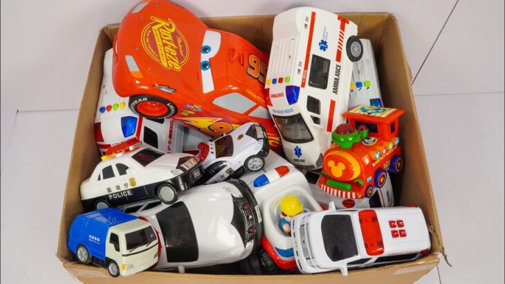 救急車ミニカーが走る。緊急走行！坂道走行テスト！サイレン鳴る☆ Ambulance minicar slope emergency driving test with siren sounds