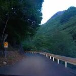 E-17高速道路、警察パトカー緊急走行！真上を通過してから一瞬で真後ろに付く！　スカイラインGTR33とフェラーリ抜いた後！　事故多発、落下物多数、緊急通報！　高速降りると遭難者発見！