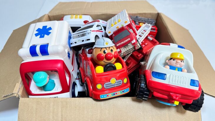 たくさんの救急車＆消防車ミニカーが爆走！坂道最速チャレンジライト＆サウンドで大興奮！Lots of Ambulance & Fire Truck Mini Cars Racing Downhill!