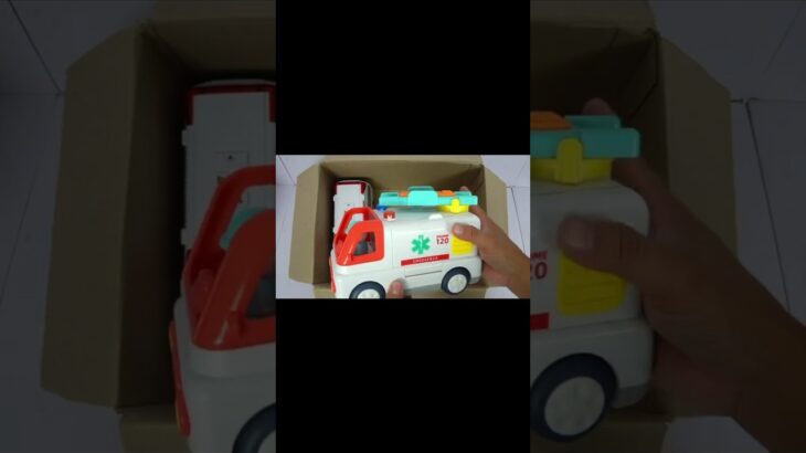 救急車のミニカーが走る! 緊急車両 坂道 サイレン音☆Miniature ambulance car running! Emergency vehicle hill siren sound