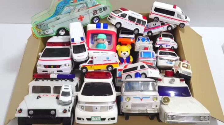 救急車のミニカーが走る! 緊急車両 坂道 サイレン音☆Miniature ambulance car running! Emergency vehicle hill siren sound