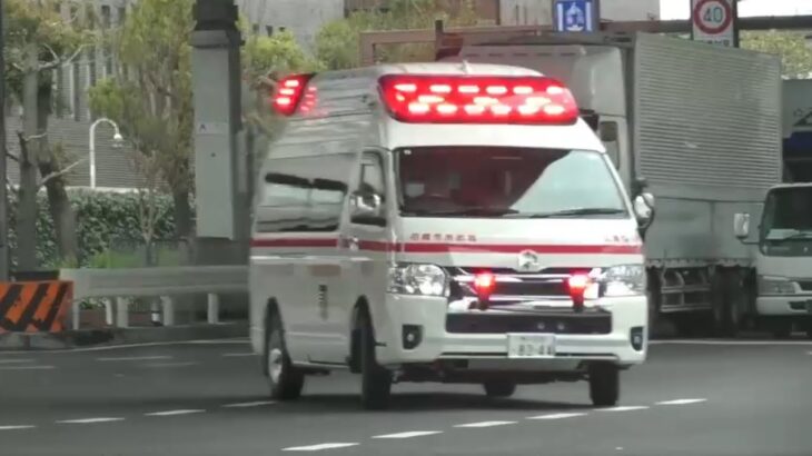 🚨サイレンを鳴らしUターン🚨救急車🚨緊急走行🚨響き渡るサイレン🚨 #救急車 #緊急走行
