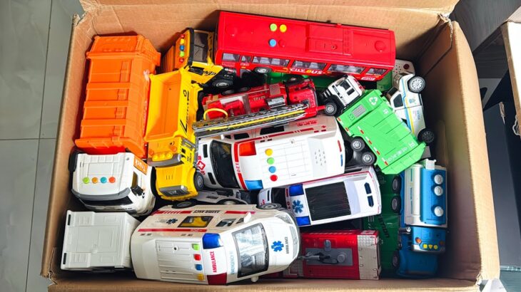 救急車のミニカー走る☆緊急走行テスト☆坂道走る｜ miniature car runs! Emergensy driving test