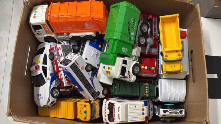 救急車のミニカー走る☆緊急走行テスト☆坂道走る｜ miniature car runs! Emergensy driving test