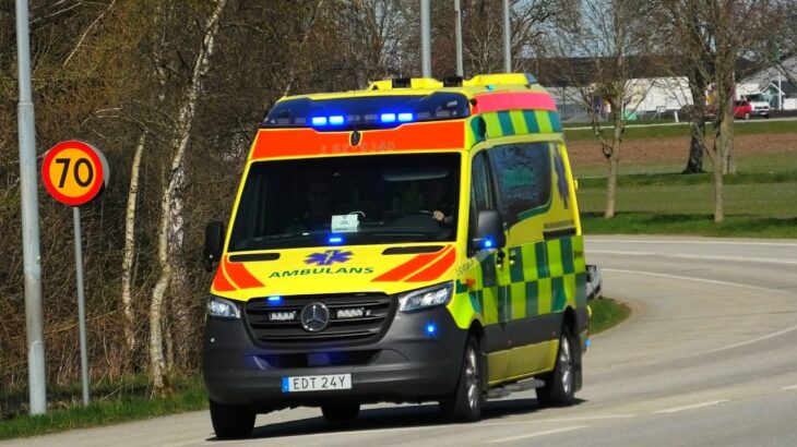 premedic TOMELILLA AMBULANS 9340 i utryckning rettungswagen auf Einsatzfahrt 緊急走行 救急車
