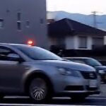 パトカー　覆面パトカー　緊急走行