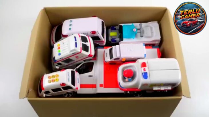 救急車ミニカーが大爆走！🚑坂道を駆け上がる緊急車両＆リアルサイレン音｜子供向けおもちゃカー