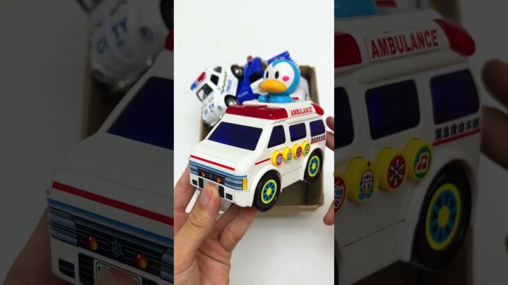 パトカーと救急車のミニカーが走る！坂道走行テスト