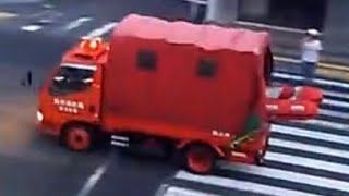 消防車　緊急走行
