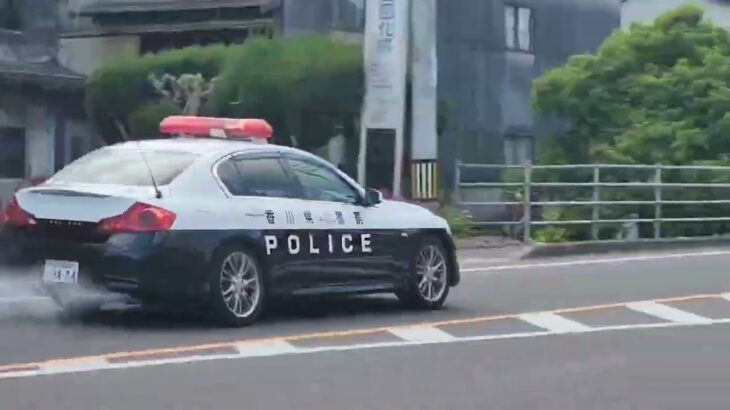 香川県警 パトカー緊急走行