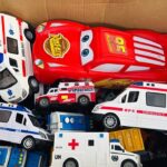 救急車のミニカーが走る！緊急車両 坂道走行 サイレンサウンド☆