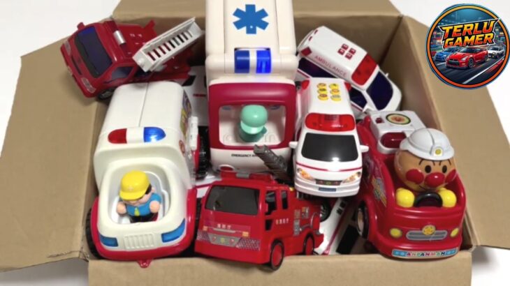 救急車のミニカーが坂道を爆走！緊急車両サイレン音で大興奮☆子供向けおもちゃカー動画🚑