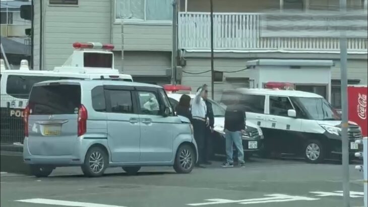 😱交通事故で「出るとこ出たるぞー🤬」と脅す高齢者😱😱😱🚨パトカー集結🚨動画の最後に注目🫨 #交通事故 #パトカー