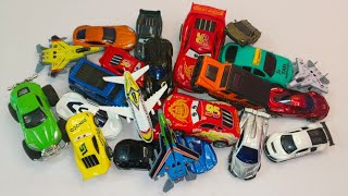 救急車とバスのミニカーが走る！坂道緊急走行テスト！サイレンありで走る☆