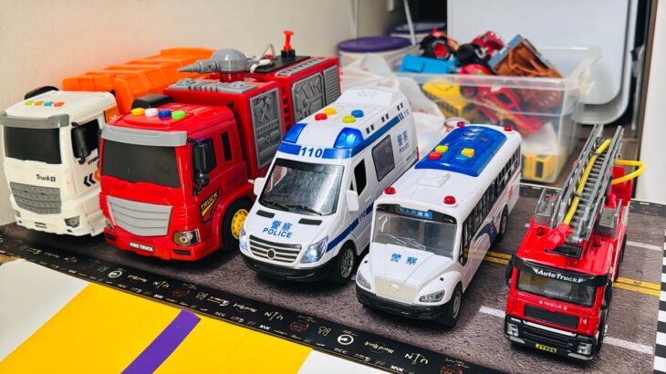 救急車のミニカーが走る！緊急車両 坂道走行 サイレンサウンド☆