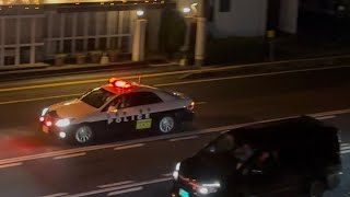 パトカー　緊急走行